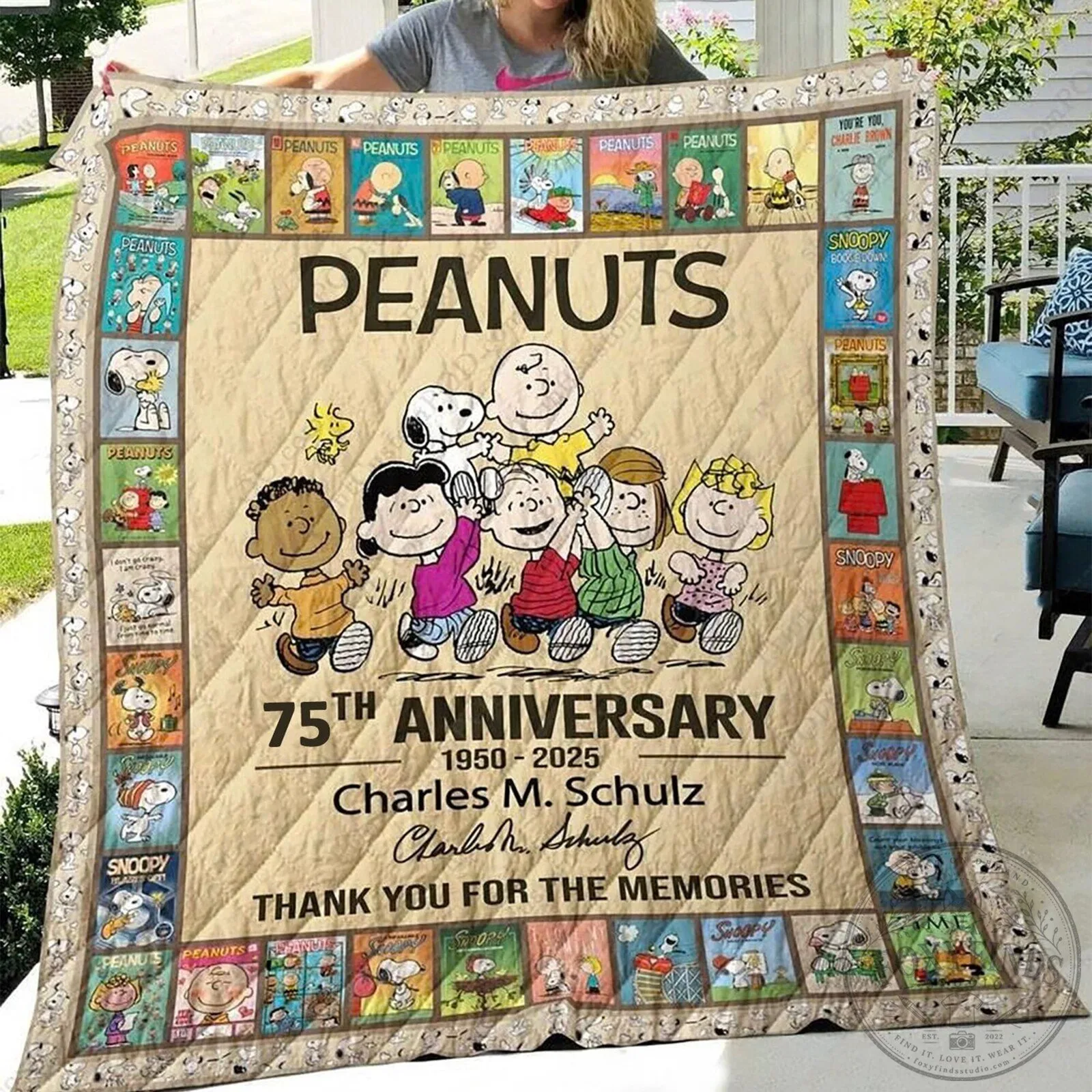 Peanuts 75th Anniversary Charles Schulz Snoopy Charlie Brown Gang Quilted Blanket